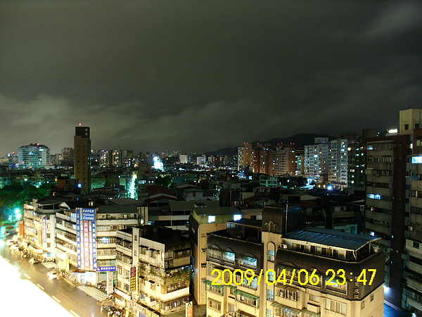 左側夜景.JPG