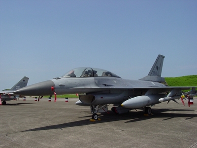 F-16 Fighting Falcon F-16 Fighting Falcon