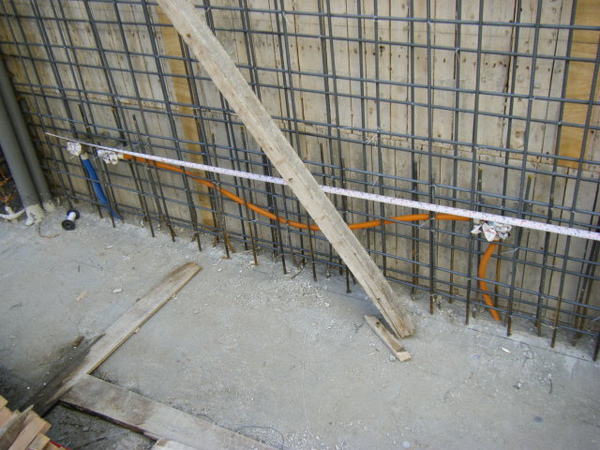 11.25一樓牆壁配管-孝親房1