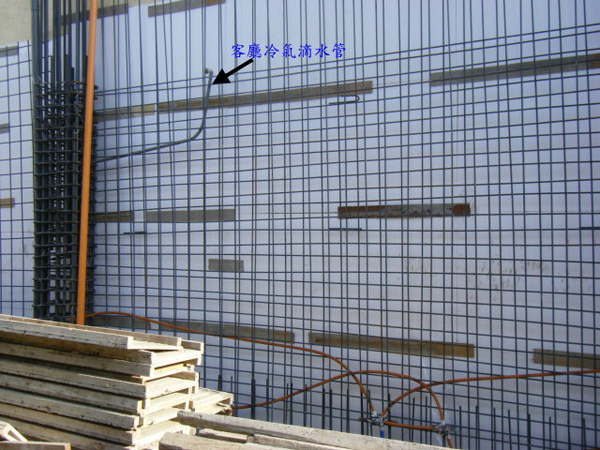 11.25一樓牆壁配管-客廳1