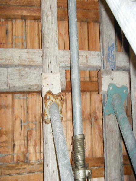 091227-二樓單面模斜支撐及水電放樣07