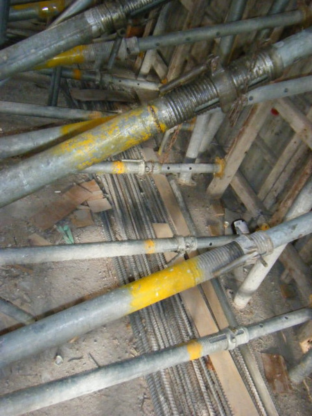 091227-二樓單面模斜支撐及水電放樣09