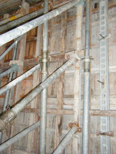 091227-二樓單面模斜支撐及水電放樣10