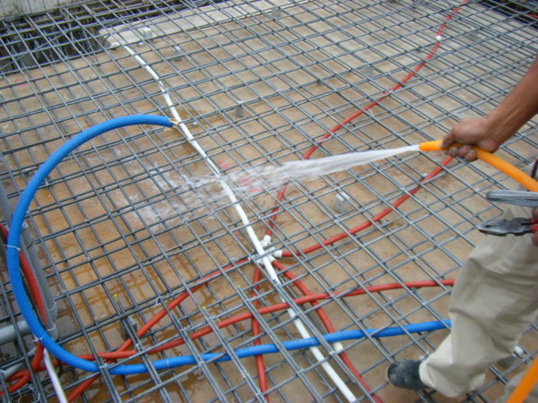 091230-二樓頂板灌漿02