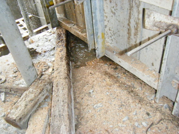 091230-二樓頂板灌漿05