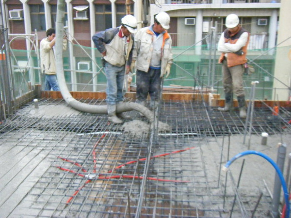 091230-二樓頂板灌漿16