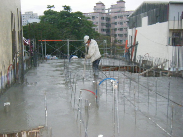 091230-二樓頂板灌漿20