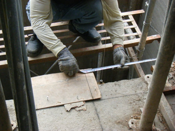 100101-二樓養護2、拆側模及三樓放樣03