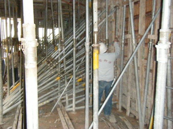 100101-二樓養護2、拆側模及三樓放樣10