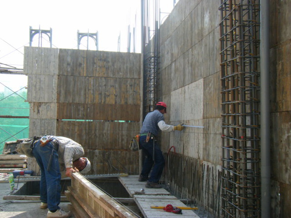 100104-二樓養護5及三樓外模組立03