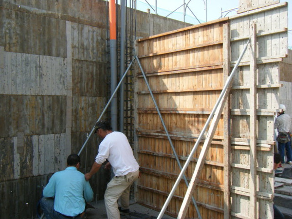 100104-二樓養護5及三樓外模組立08