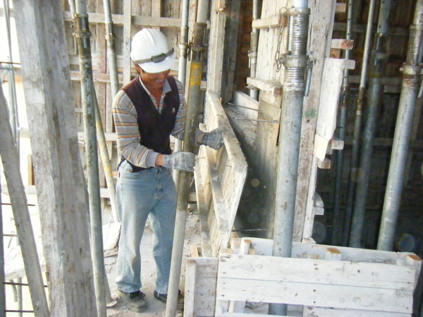 100122三樓養護2及拆除側模03 100122三樓養護2及拆除側模03