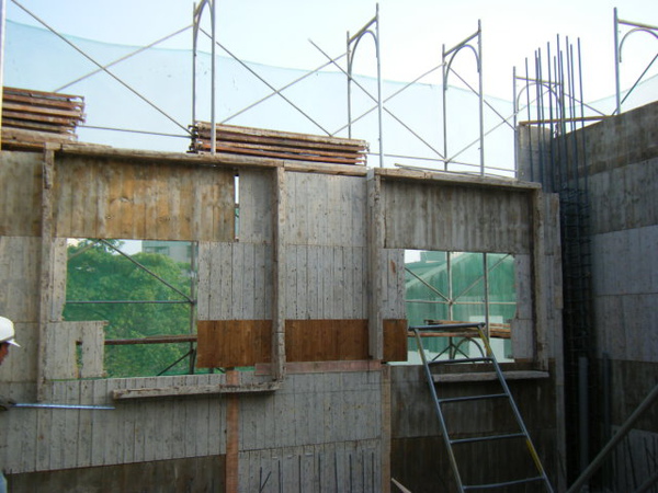 100126-三樓養護6及四樓外模組立07