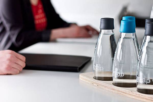 retap_refillable_water_bottles_2.jpg