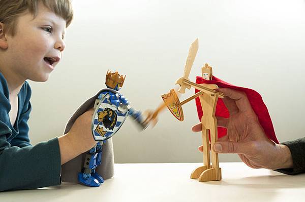 Knights-Battle-Made-by-Joel-vs-Lego-1