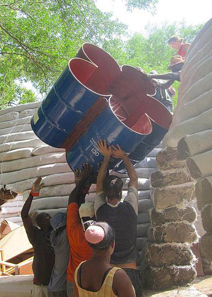 konbit-shelter-earthbag-4.jpeg.492x0_q85_crop-smart