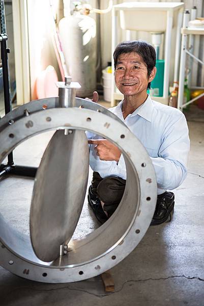 看似簡單的蝶閥,卻有大用處,是劉大潭的驕傲。