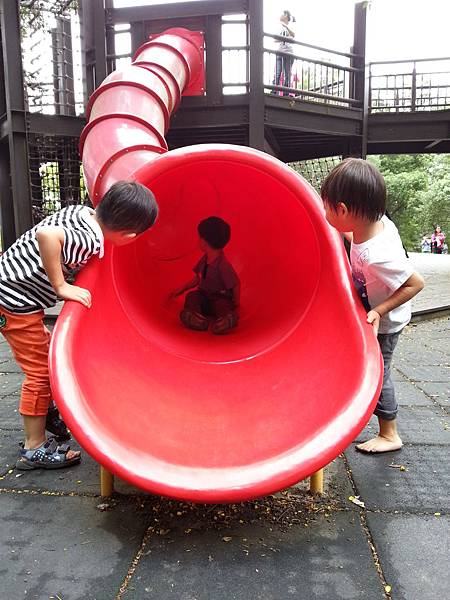 溜滑梯 溜滑梯