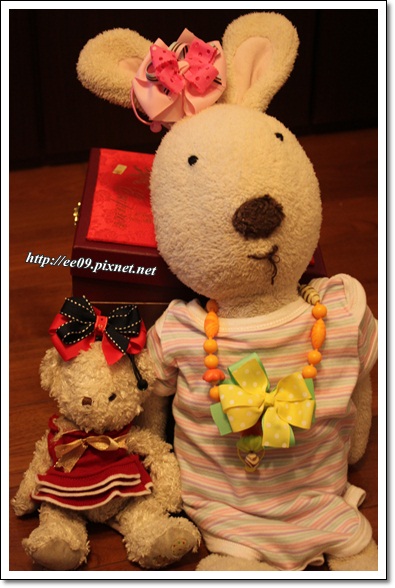 三個立體蝴蝶結