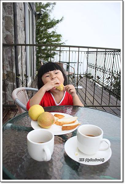 蜜蘋果與麵包咖啡.JPG 蜜蘋果與麵包咖啡.JPG