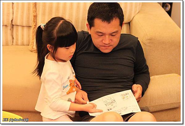 跟把拔講她畫的蟲 跟把拔講她畫的蟲