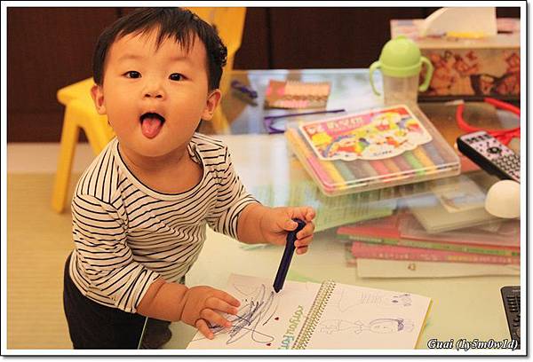 乖乖塗鴉舔筆 乖乖塗鴉舔筆