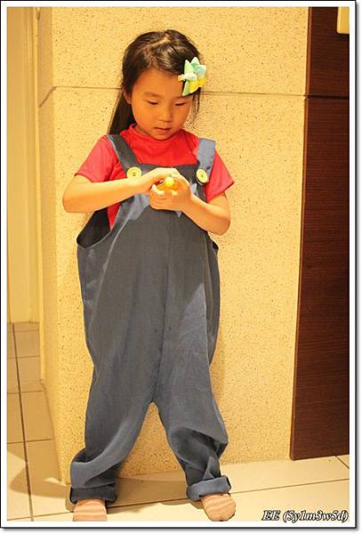 EE穿表演服裝 EE穿表演服裝