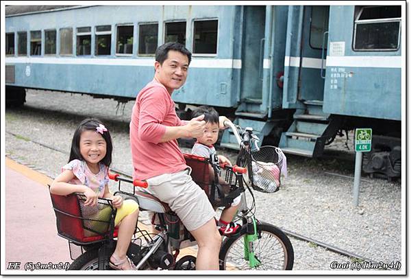 扶輪列車前.JPG 扶輪列車前.JPG