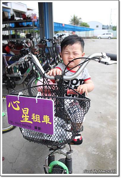 乖剛上車哭.JPG 乖剛上車哭.JPG