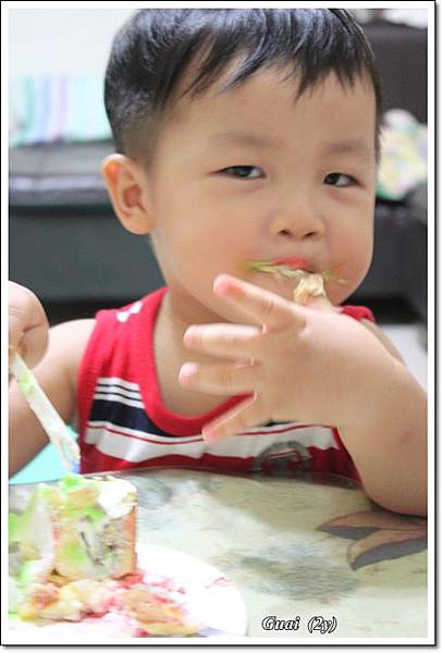 吃到用手舔.JPG 吃到用手舔.JPG