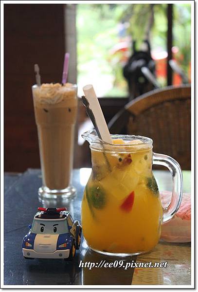 兩杯飲料.JPG 兩杯飲料.JPG