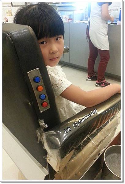 0904姐姐勇敢等待打針 0904姐姐勇敢等待打針