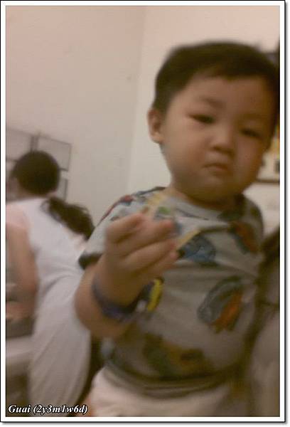 0904乖乖打針哭哭等健檢 0904乖乖打針哭哭等健檢