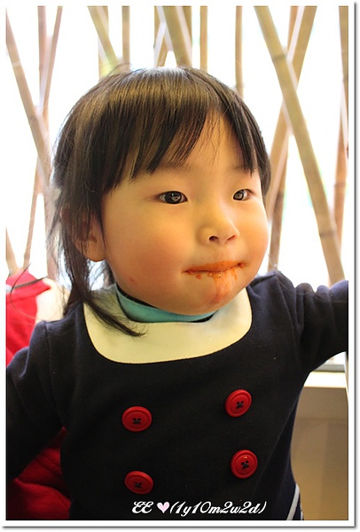 吃得滿嘴紅.jpg 吃得滿嘴紅.jpg