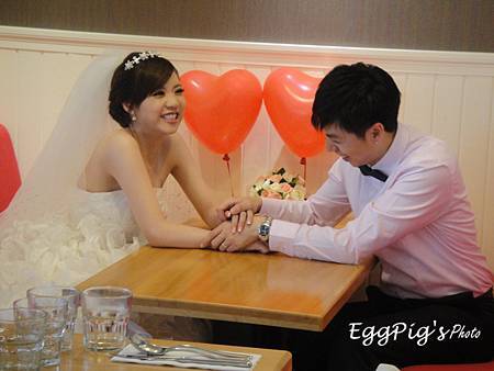 這麼有情調的時候，有人一直跟我說"問候你媽好"XDD