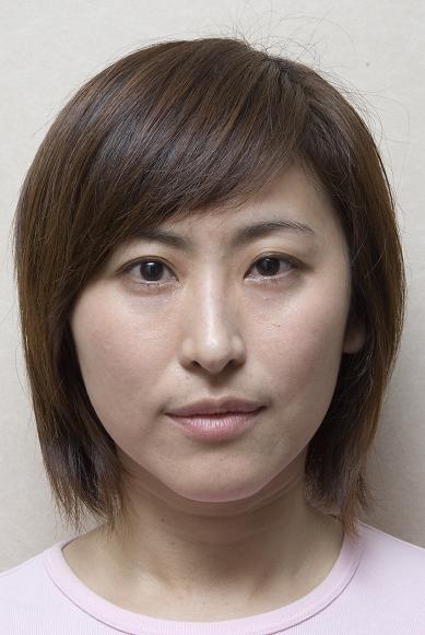 NG:很明顯的大小臉。.jpg NG:有蟹足腫體質的Jenny,明顯的大小臉。.jpg