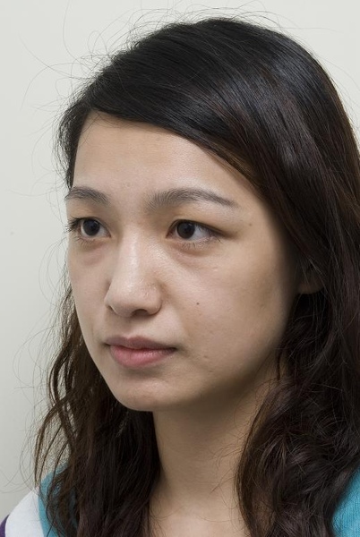 NG:面無表情,看起來像輕咒怨淚溝。.jpg NG:面無表情,看起來像輕咒怨淚溝。.jpg