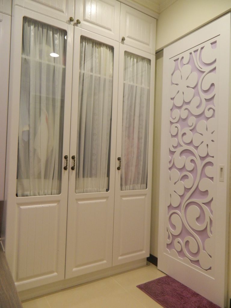 主臥廁所推拉門