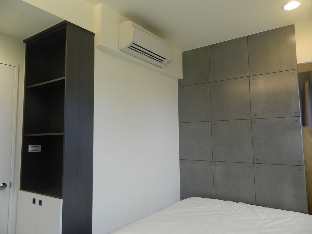 小兒子書櫃+床頭水泥板