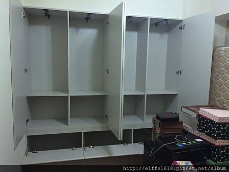 楊小姐-臥室下掀床頭櫃(下方)+衣櫃(上方) 楊小姐-臥室下掀床頭櫃(下方)+衣櫃(上方)
