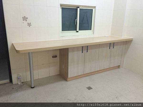 早餐桌櫃組合完工後