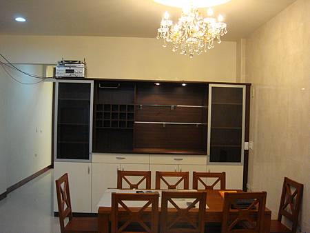 餐邊櫃.JPG