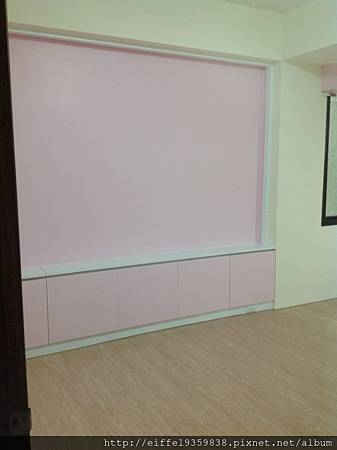 女兒房床頭造型