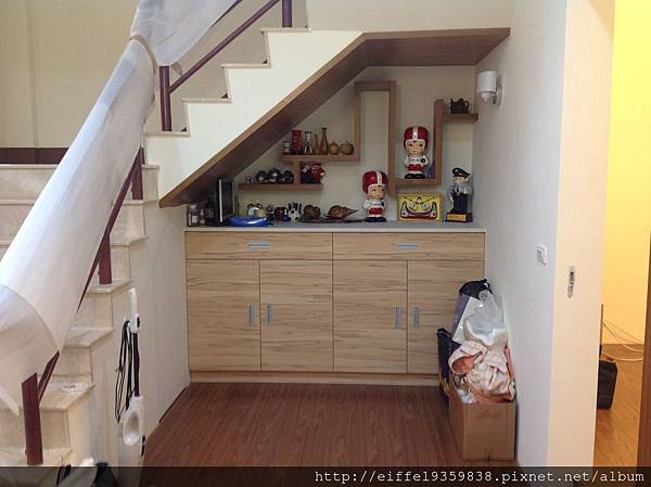 樓梯下收納櫃
