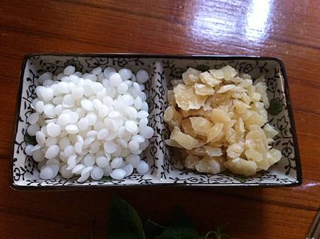 精練與未精練過的蜜蠟 精練與未精練過的蜜蠟