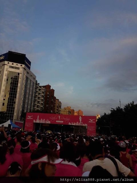 971279_689627497718805_561176661_n