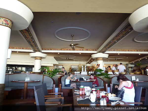 早餐是buffet式的 早餐是buffet式的