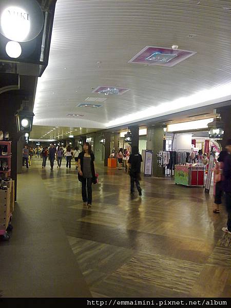 誠品地下街3.jpg 誠品地下街3.jpg