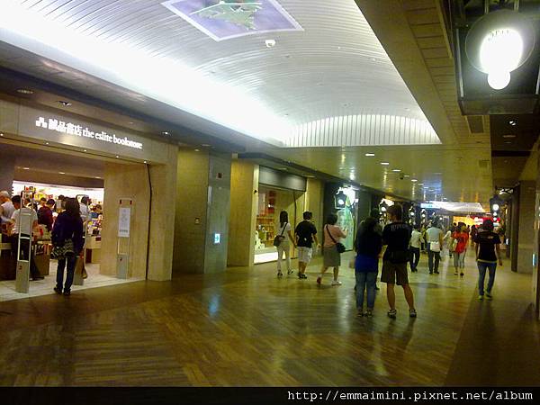 誠品地下街4.jpg 誠品地下街4.jpg