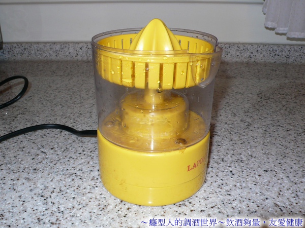 (1-2)011電動榨汁器.jpg